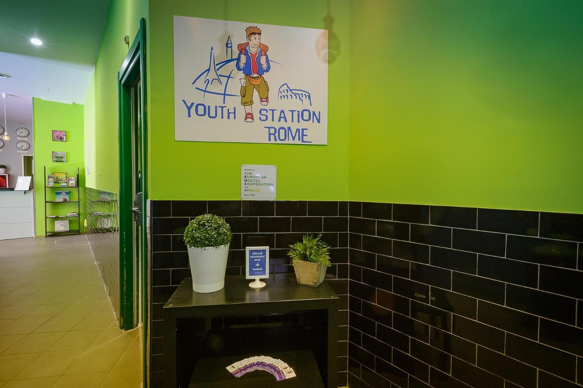 Youth Station Hostel Рим Екстериор снимка